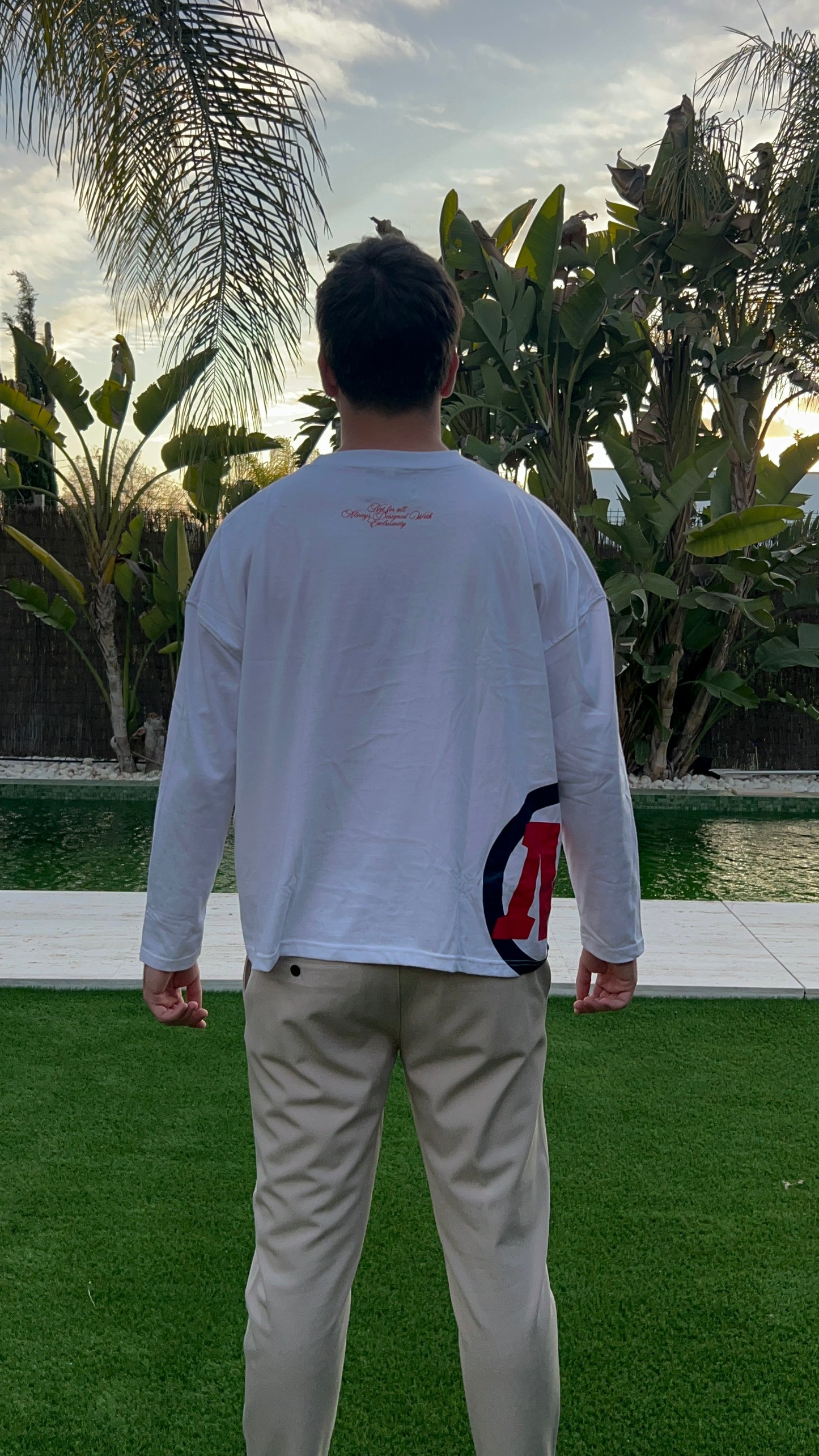 ICONIC WHITE LONGSLEEVE