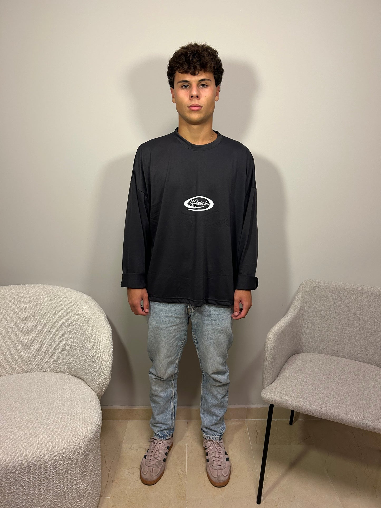 Dark grey longsleeve