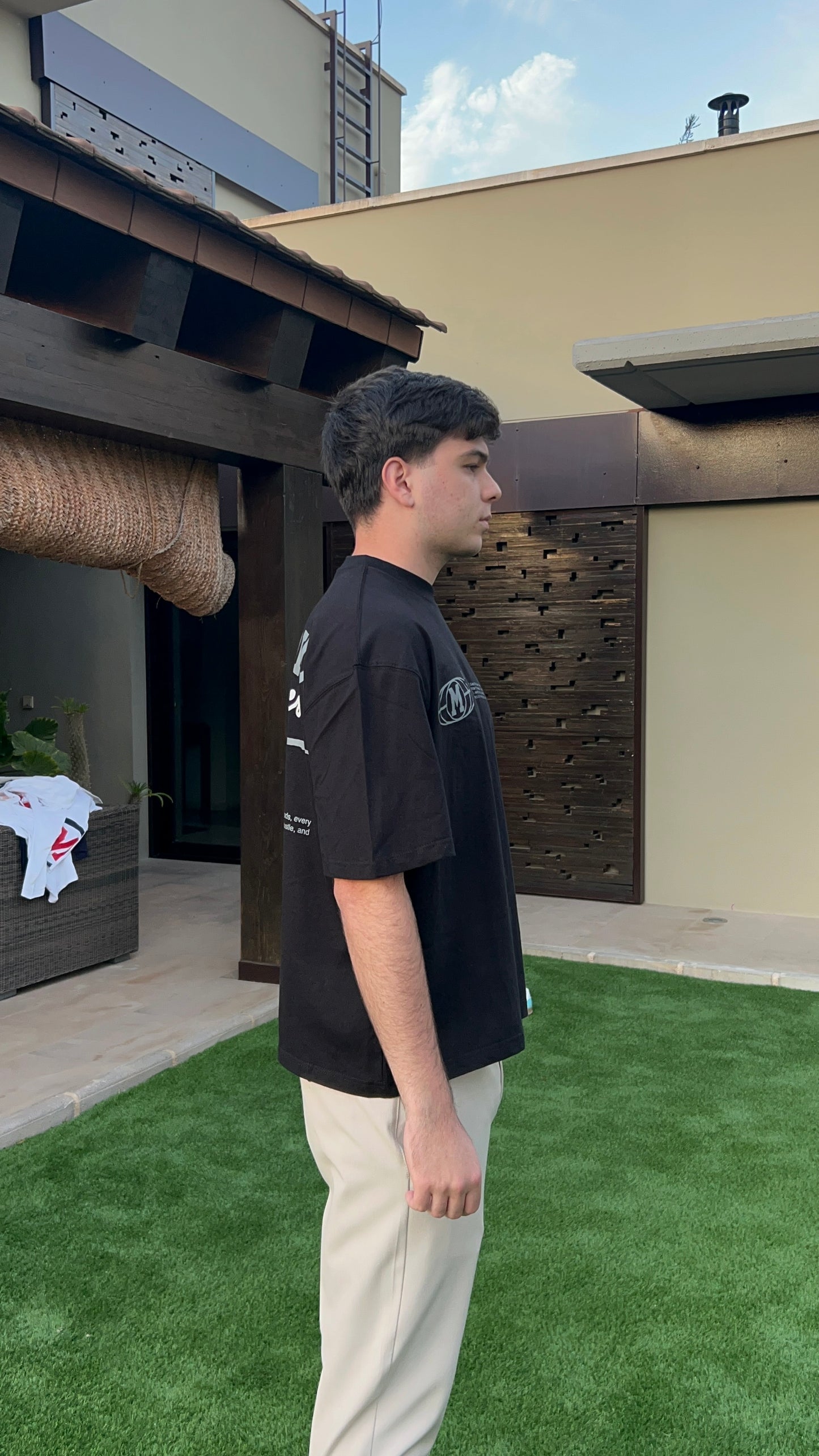 ICONIC BLACK T-SHIRT