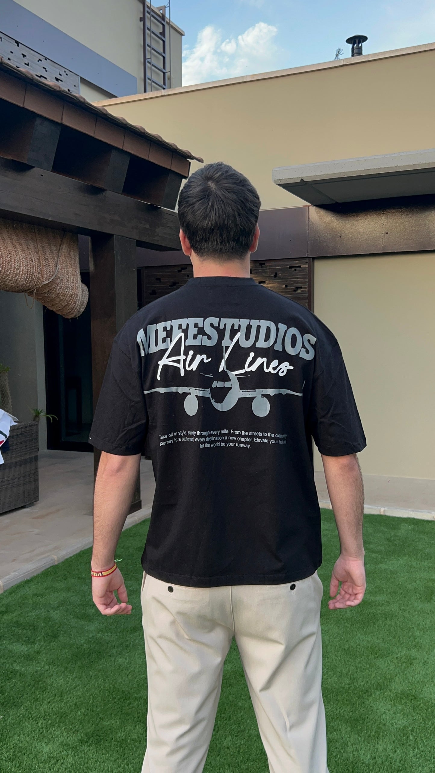 ICONIC BLACK T-SHIRT